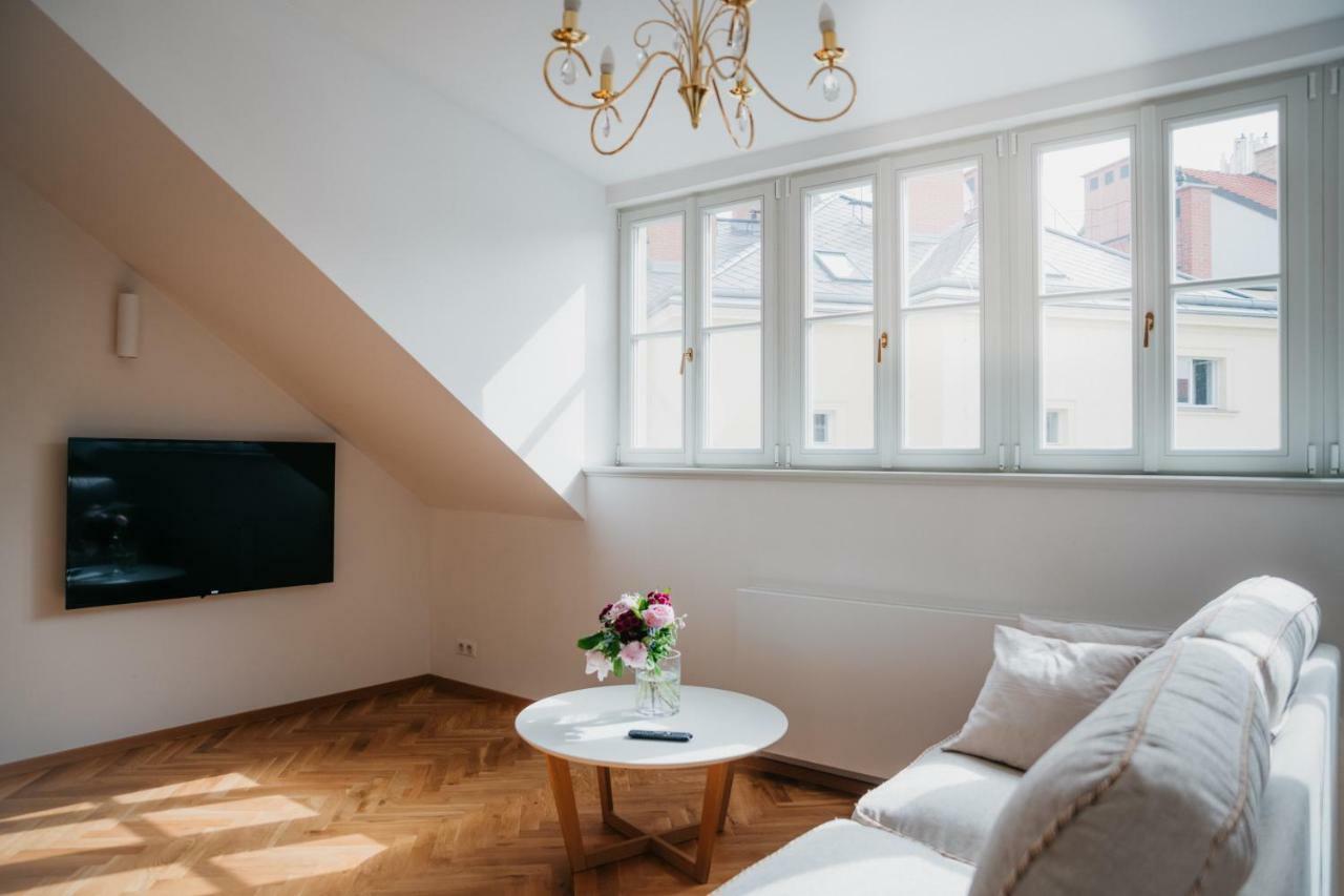 High Heaven Apartment Prague Exterior photo